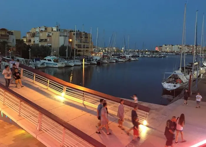 Location Nuit Port * Gruissan